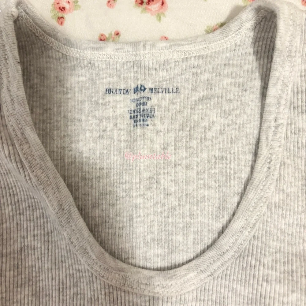 Brandy Melville Light Gray Ribbed Tank Top - Picture 3 of 3